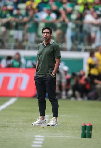 Abel Ferreira lamentou desempenho do Palmeiras, mas negou que 'tudo esteja errado'.