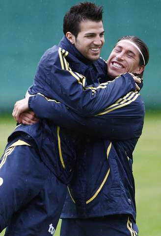 <p>Acabou o amor na seleção espanhola? Sergio Ramos e Fabregas trocam farpas via imprensa</p>