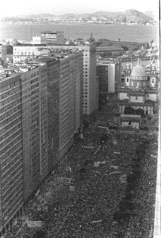 Comício pelas eleições diretas realizado no Rio de Janeiro, em 10 de abril de 1984
