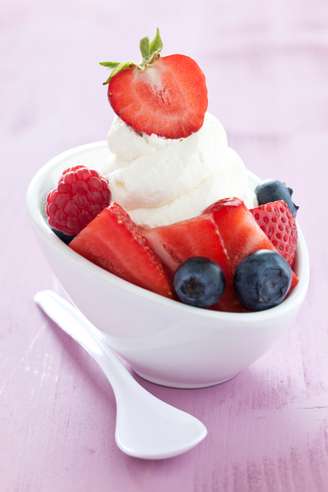 O frozen iogurte pode ser uma sobremesa bastante saudável, desde que você tome certos cuidados na hora de escolher os complementos