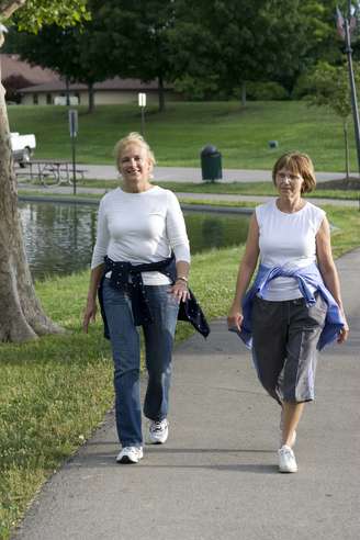 Mulheres que caminham correm menos risco de contrair câncer de mama