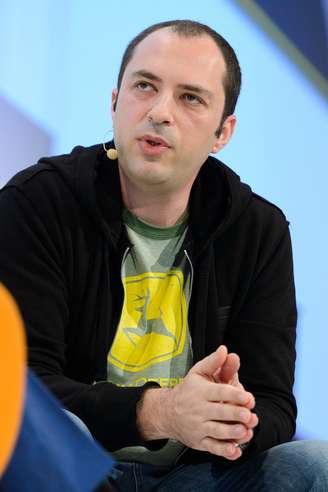 <p>Jan Koum, um dos fundadores do WhatsApp, serviçço de mensagem de texto</p>