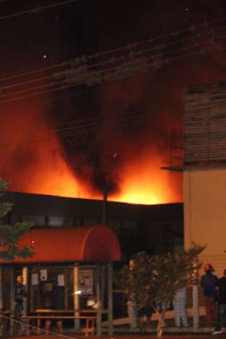 <p>Incêndio atingiu um frigorífico da empresa BRF Foods em Toledo, no Paraná</p>