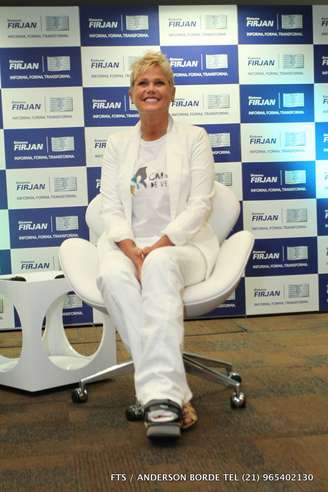 <p>Xuxa está com sesamoidite e, por isso, tem de usar bota ortopédica</p>