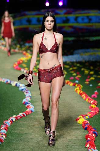 <p>Kendall Jenner no desfile da grife Tommy Hilfiger</p>