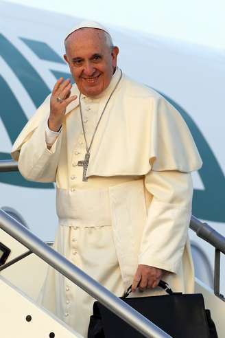 Papa sai de Roma em direção a Estrasburgo nesta terça-feira