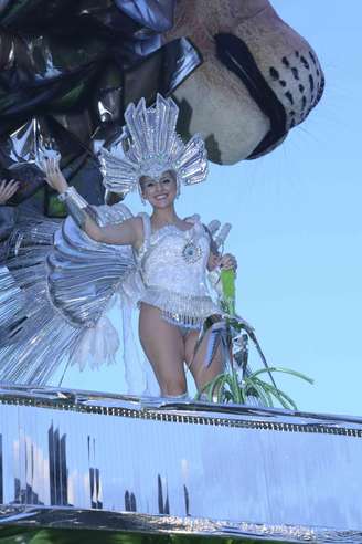 A Nenê de Vila Matilde encerrou o primeiro dia de desfiles do Carnaval de São Paulo. O tema da escola foi Moçambique, a lendária terra do Bogotá sagrado