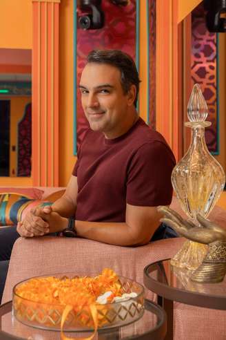 BBB 25, apresentado por Tadeu Schmidt, ganha bot no WhatsApp