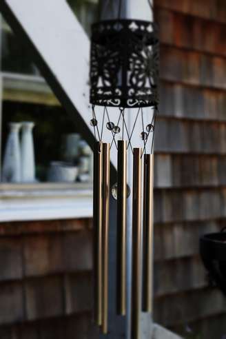 E o Feng Shui pode ser o melhor aliado nessa missão: melhorar e renovar a energia da sua casa e da sua vida.