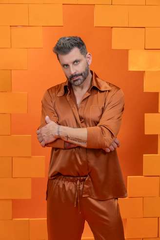 Após duas crises de convulsão, o ator Henri Castelli foi eliminado do BBB 26 por recomendação médica