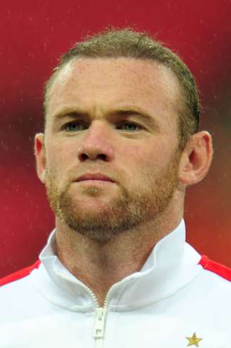 <p>Técnica não pede que paciente raspe os fios, como o jogador Wayne Rooney já fez duas vezes</p>