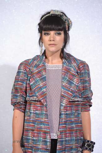 <p>Lily Allen prestigiou o desfile da Chanel, que abriu as apresentações desta terça</p>