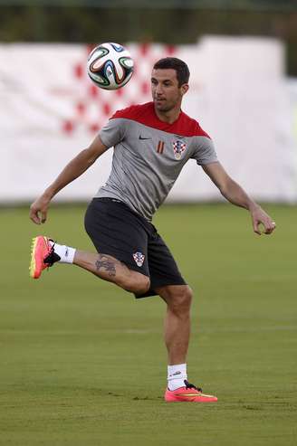 <p>Darijo Srna tem tatuagem de Bambi na perna direita</p>