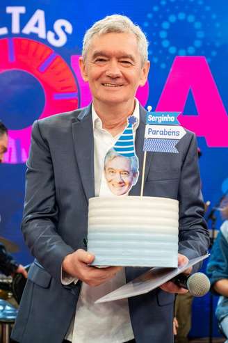 Apresentador do 'Altas Horas', Serginho Groisman celebrou aniversário de 75 anos em programa especial.