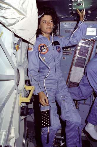 Sally K. Ride foi a primeira astronauta americana a participar de uma missão espacial, em 1983
