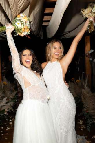 Lauana Prado e Tati Dias celebraram casamento usando vestidos da My Vintage Dress