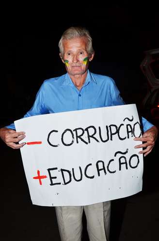 <p>Maior rigor contra corrupção é uma das bandeiras de manifestações populares</p>