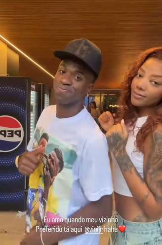 Vini Jr aparece dançando com Ludmilla em vídeo publicado pela cantora nas redes sociais –