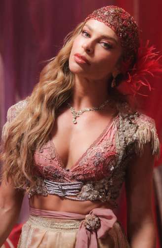 Grazi Massafera caracterizada para 'Dona Beja', novela que chega ao HBO Max