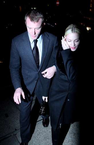 Guy Ritchie e Madonna em 18 de março de 2008, em Londres