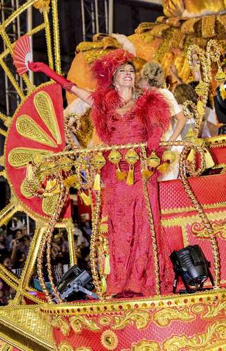 Marília Pêra foi homenageada pela Mocidade Alegre