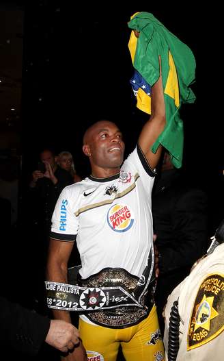 Anderson já usou uma camiseta com escudo do Corinthians e até uma faixa de campeão paulista