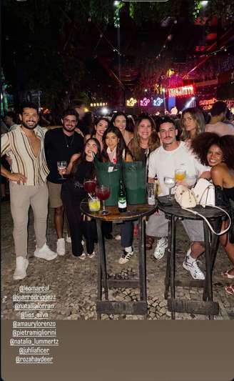 Amaury Lorenzo, Jean Rodriguez e amigos num bar na Gávea, Zona Sul do Rio —