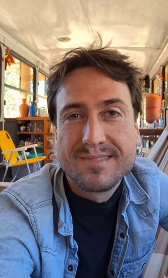 Ex-Igor Angelkorte, o ator Angel Ferreira vive hoje em meio à natureza