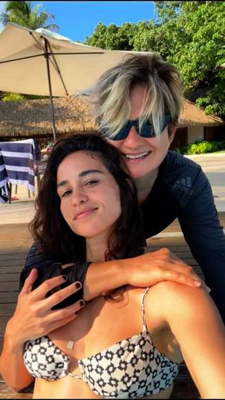 Nanda Costa e Lan Lanh se separam após 12 anos de relacionamento.