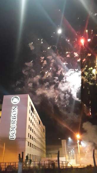 Torcida do Luqueño soltou fogos no hotel em que o Atlético-PR está hospedado