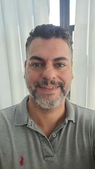 Professor Rodrigo Mendonça