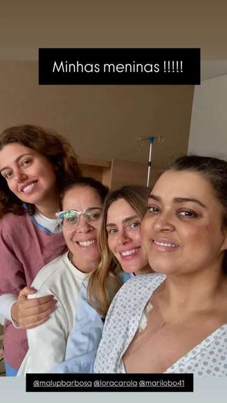 Preta Gil com Carolina Dieckmann, Malu Barbosa e Mari Lobo