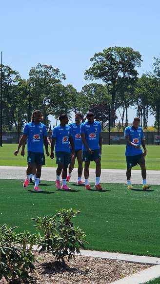 Danilo Santos, Endrick, Danilo, Bremer e Neymar chegam para o treino da Seleção nesta quinta, 2