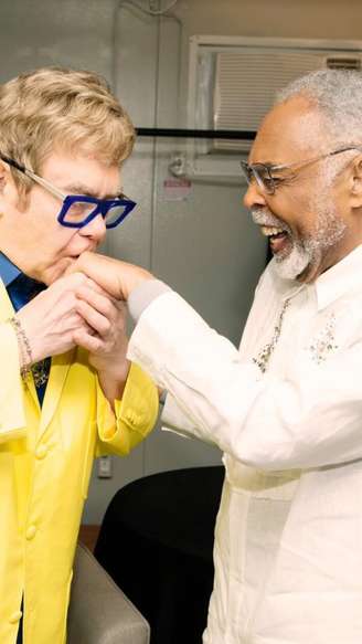 Elton John e Gilberto Gil se encontraram nos bastidores do Rock in Rio 2026.
