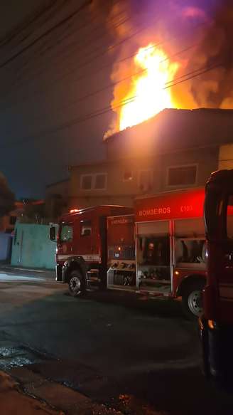 Incêndio atinge fábrica no Jabaquara, na zona Sul de São Paulo