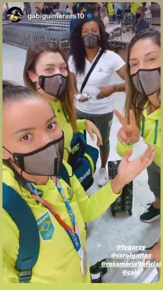 Gabriela Guimarães, Fernanda Garay, Rosamaria e Carol Gattaz registram chegada ao Brasil. (Foto: Reprodução/Instagram)