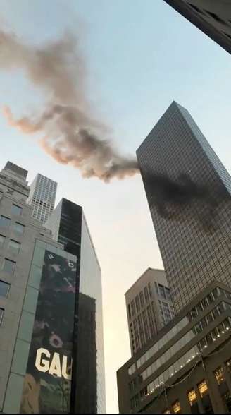 Bombeiros conseguiram controlar fogo e não há feridos