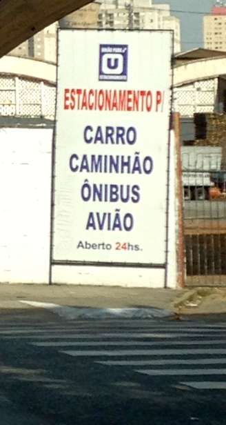 Dirija em locais onde está acostumado e verifique se o carro cabe na vaga do prédio.