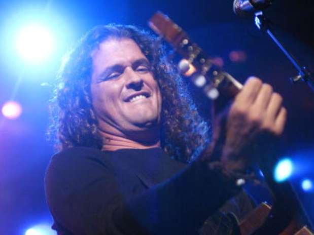 Carlos Vives firmó contrato con Sony Music